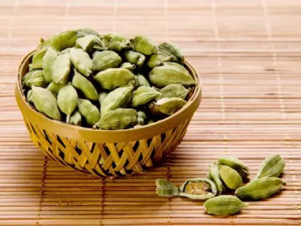 Use cardamom in such a way that you will never have such benefits.