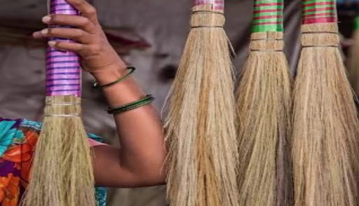 Vastu Tips These broom tricks bring prosperity to the house
