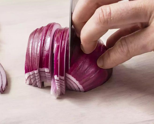 You will be surprised to see such a wonderful onion, see now