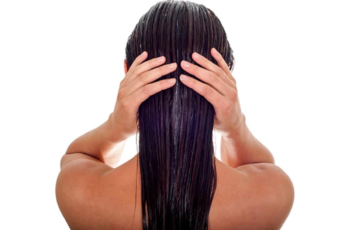 By applying this mixture for 20 minutes, the hair will become black and strong.