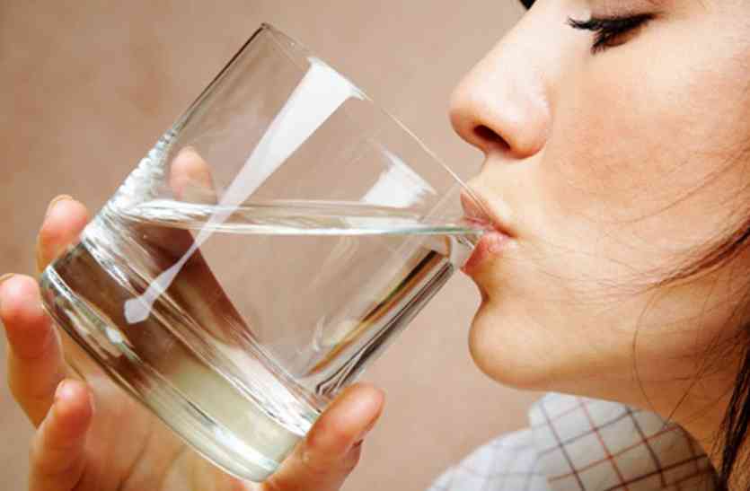 These 5 symptoms show that you do not drink enough water