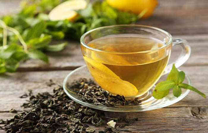 Green tea toner will have a magical effect on oily skin