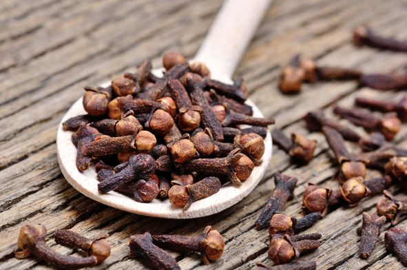 If you eat a clove daily, these benefits can be of great use.