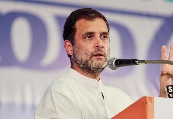Rahul Gandhi unfollowed many politicians and journalists on Twitter in one day