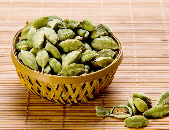 Knowing the benefits of cardamom, men will never refuse to eat cardamom