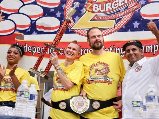 This American man had made a unique record, had eaten 34 burgers in 10 minutes