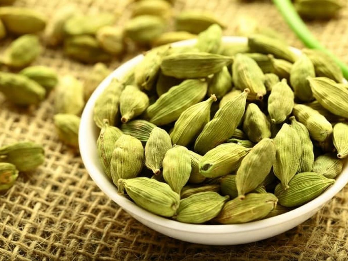 cardamom-is-beneficial-in-these-problems-its-use-gives-these-benefits इलायची
