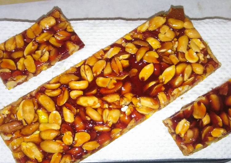 peanut-chikki-is-very-beneficial-for-the-stomach मूंगफली