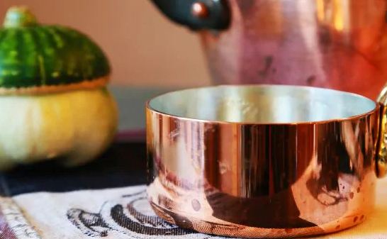 Milk should not be drunk in a copper vessel even by mistake, according to Ayurveda, doing so causes damage to the body.