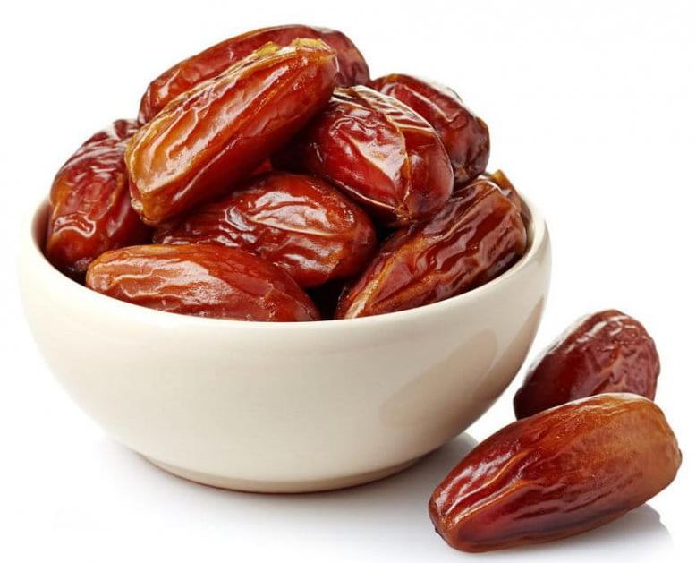 Now do not forget to eat dates, it has miraculous benefits, which will increase your immu खजूर का उपयोग nity.