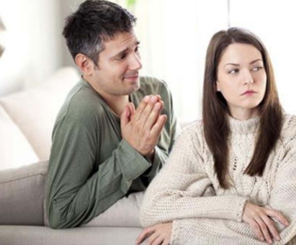 To apologise to your partner, try these 6 things to resolve the quarrel and love againइन 6 बातों, को
