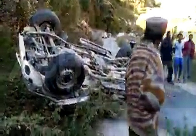 Jeep falls into a ditch in Sainj, one dead
