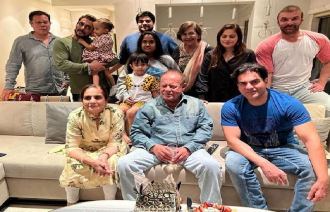 Picture of Salim Khan's birthday celebration surfaced