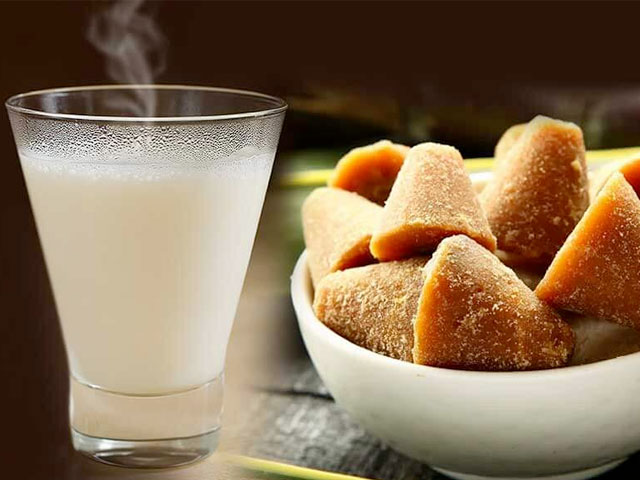 You will be surprised to know the benefits of eating jaggery with hot milk during period.