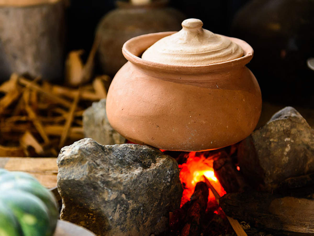 The tradition of cooking food in earthen pots continues even today because if you do not know the secret of health hidden in it, then know