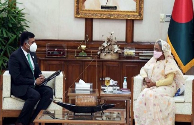 ढाका में भारतीय उच्चायुक्त विक्रम दोराईस्वामी ने प्रधानमंत्री शेख हसीना से मुलाकात की
