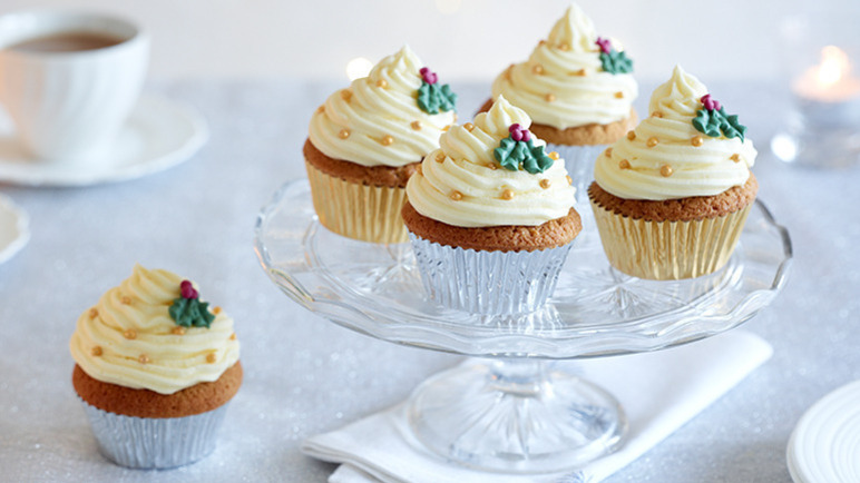 Easy Homemade Cupcakes for Christmas